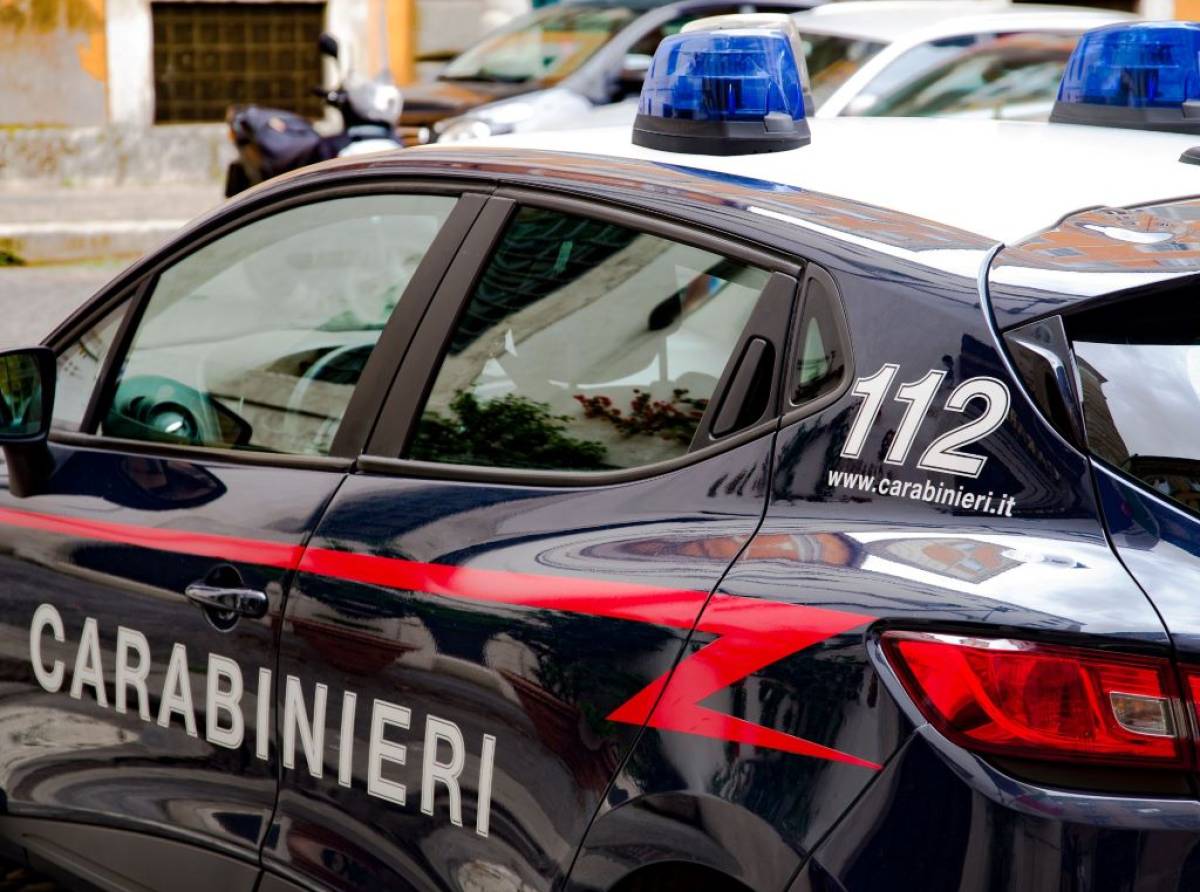 Carte da gioco da collezione per un valore di oltre 5mila euro, acquistate con carte di credito clonate. Denunciati due ventenni di Leini