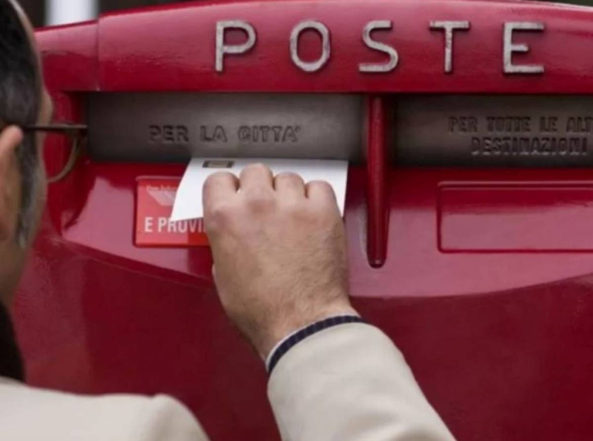 Addio alle cassette rosse: le iconiche cassette postali stanno scomparendo. Colpa della digitalizzazione.