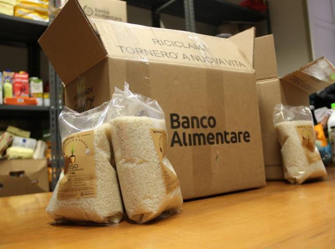 Quando un chicco di caffè diventa speranza: dal riciclo delle capsule nascono 100.000 piatti di riso in Piemonte