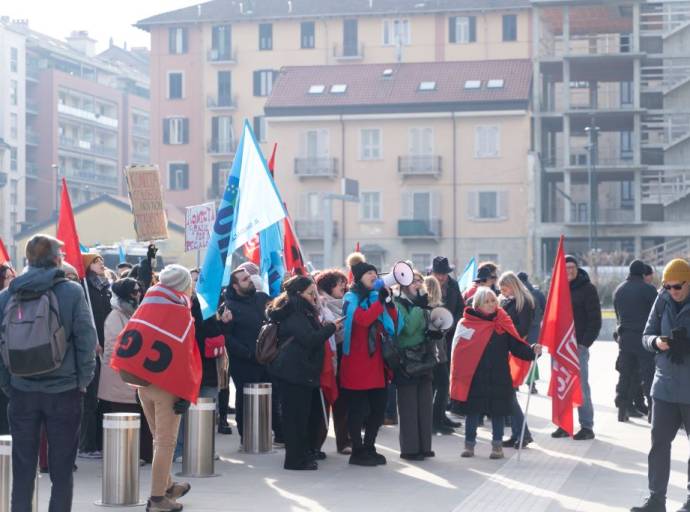 Vertenza Konecta in Piemonte: sciopero, presidio sotto la Regione, oltre 1.100 lavoratori a rischio tra Ivrea e Asti 