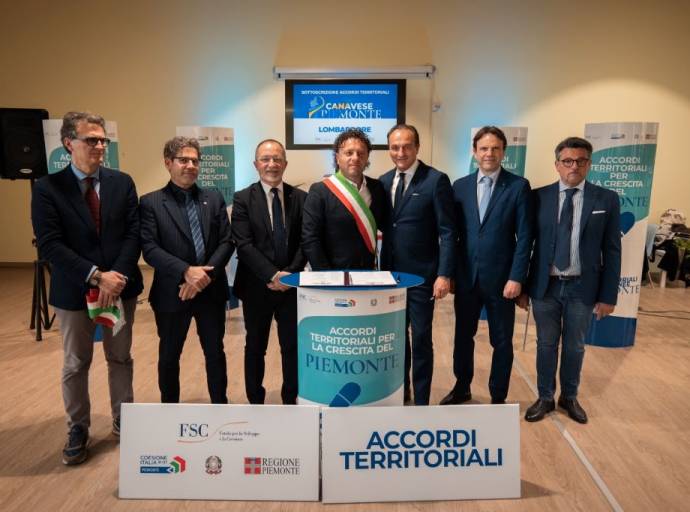 Lombardore firma l’Accordo Territoriale del Canavese: nuovi fondi europei fino al 2027 e prospettive 2028-2034
