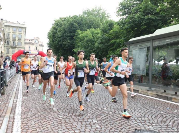 TuttaDRITTA 2026, Torino torna a correre: 7.000 runner attesi per la 10 km più veloce e spettacolare d’Europa